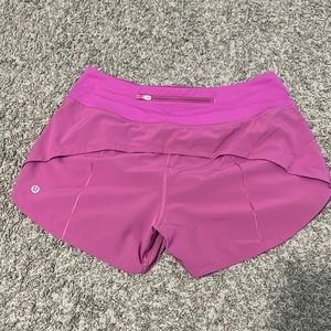 lululemon vivid plum speed ups 4”